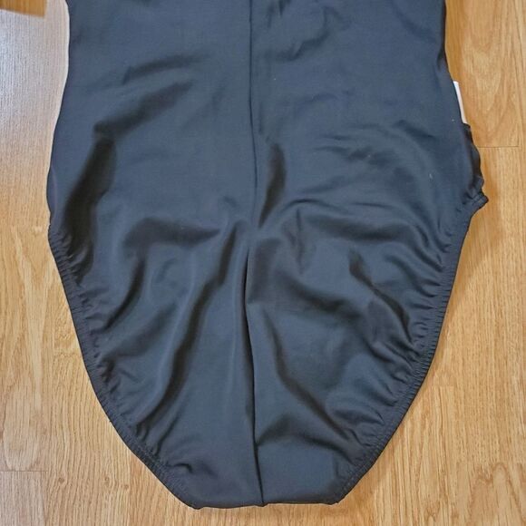 InstantFigure Compression Two-tone One-piece - NEW - Picture 10 of 15